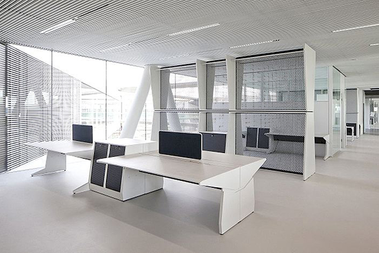 辦公室裝修設(shè)計(jì)中如何合理搭配設(shè)計(jì)好窗戶?(圖2) 辦公室裝修設(shè)計(jì)中如何合理搭配設(shè)計(jì)好窗戶?(圖2)